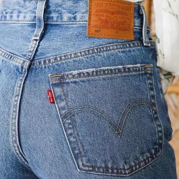 NWT Levi’s 501 High Rise Original Cropped Jeans In Athens Slide - Picture 2 of 11